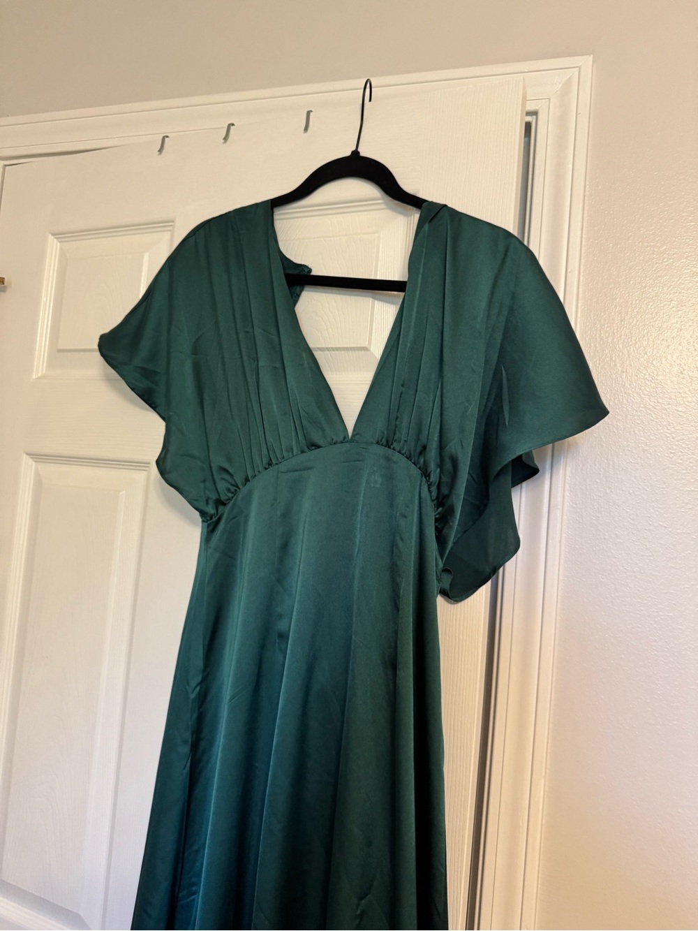 Sugarlips Emerald Green V-Neck Maxi Dress with Flutter Sleeves